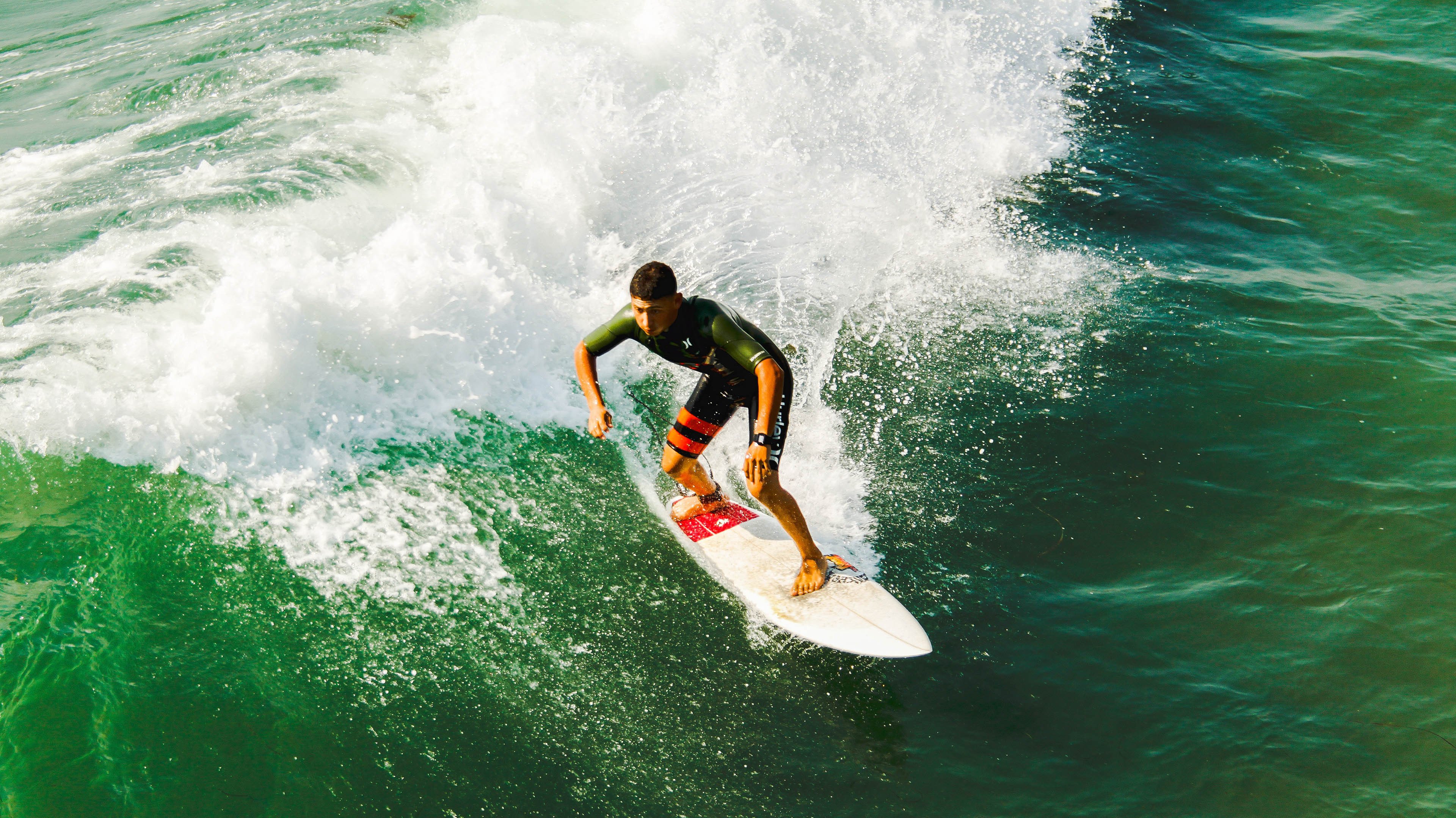 赛道上的绝对主宰，维斯塔潘刷新纪录，红牛车队完胜索伯
